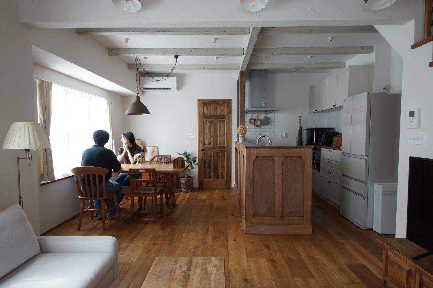 素朴で味わい深いイングリッシュコテージ